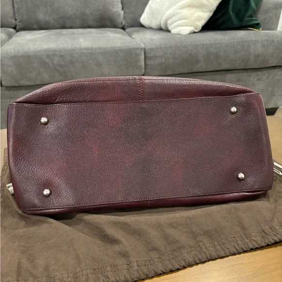 Tod’s Leather Shoulder Bag - Picture 8 of 15